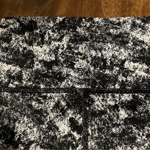 Lululemon wonder jacquard black white mist leggings - Picture 8 of 10